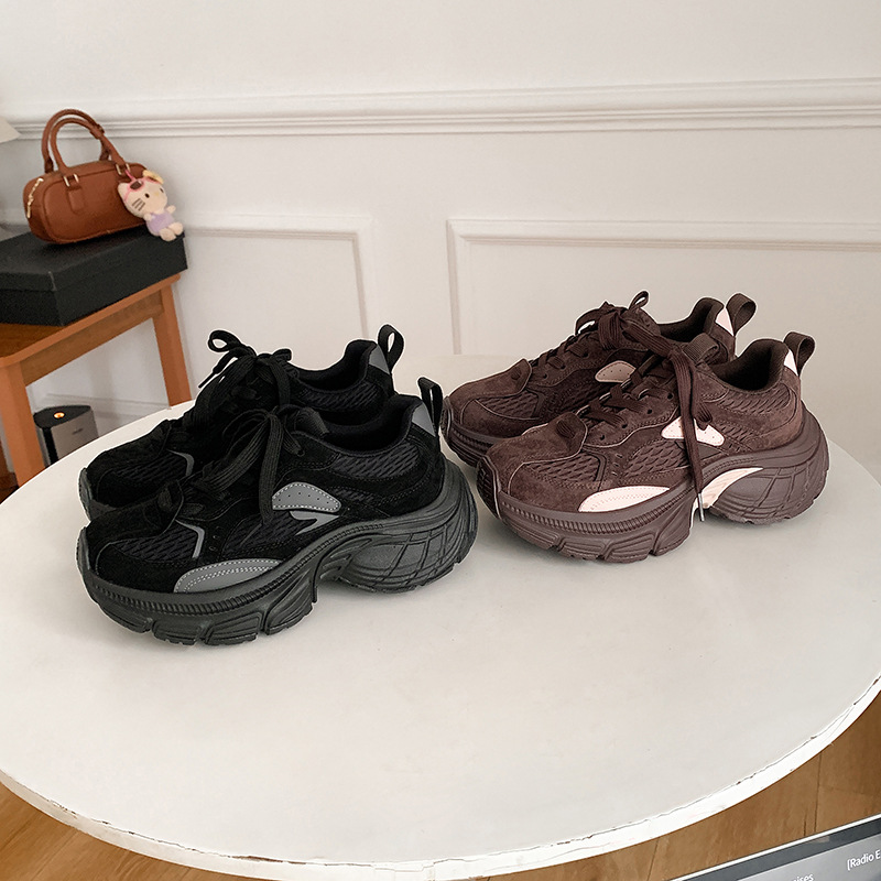 Grape Mom otoño e invierno nuevo estilo deportivo con cordones a juego para aumentar los zapatos de gamuza de suela gruesa para mujer otoño e invierno