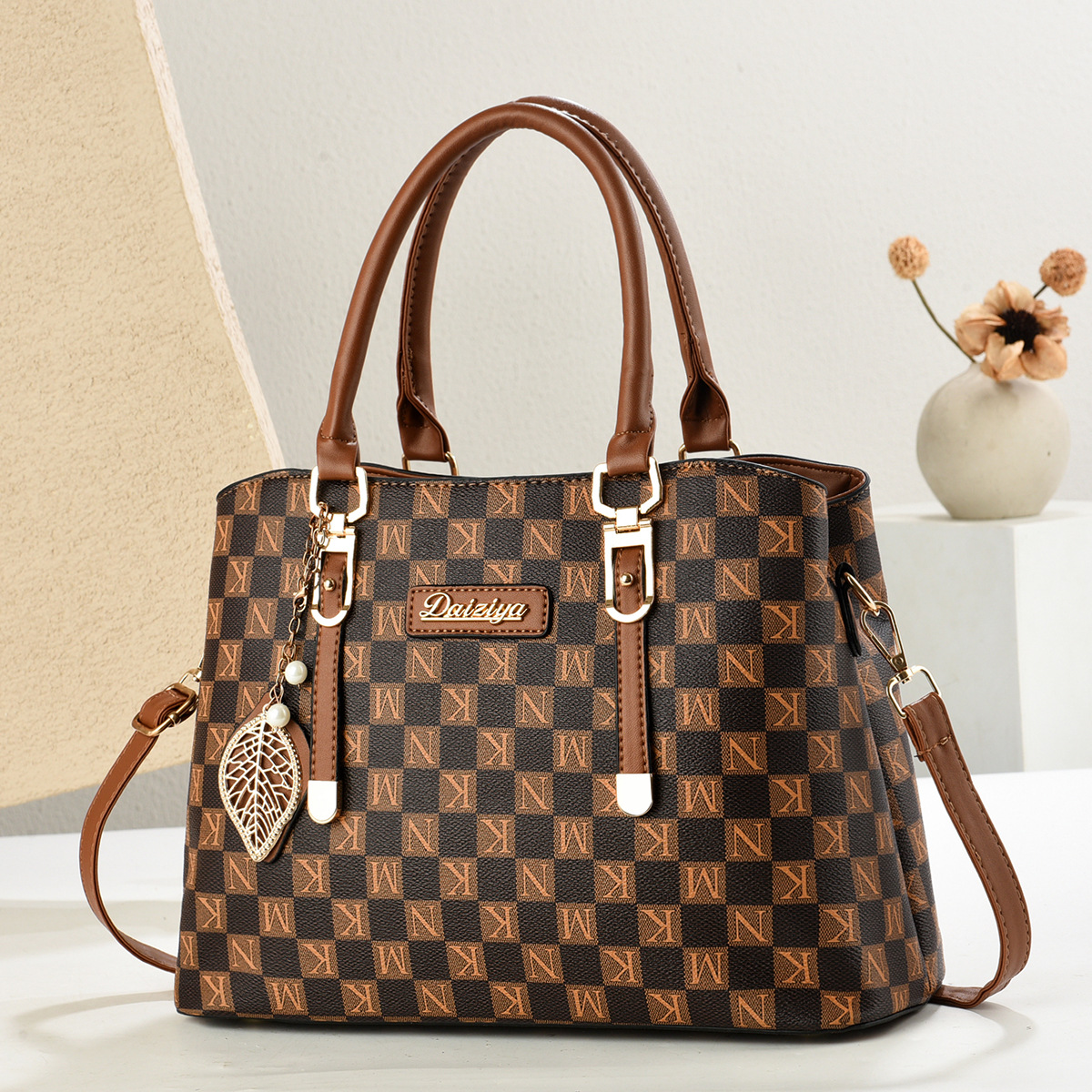 Bolso de mujer 2025 nuevo bolso de madre de moda de gran capacidad temperamento mensajero portátil bolso de hombro para mujer de mediana edad en nombre del cabello