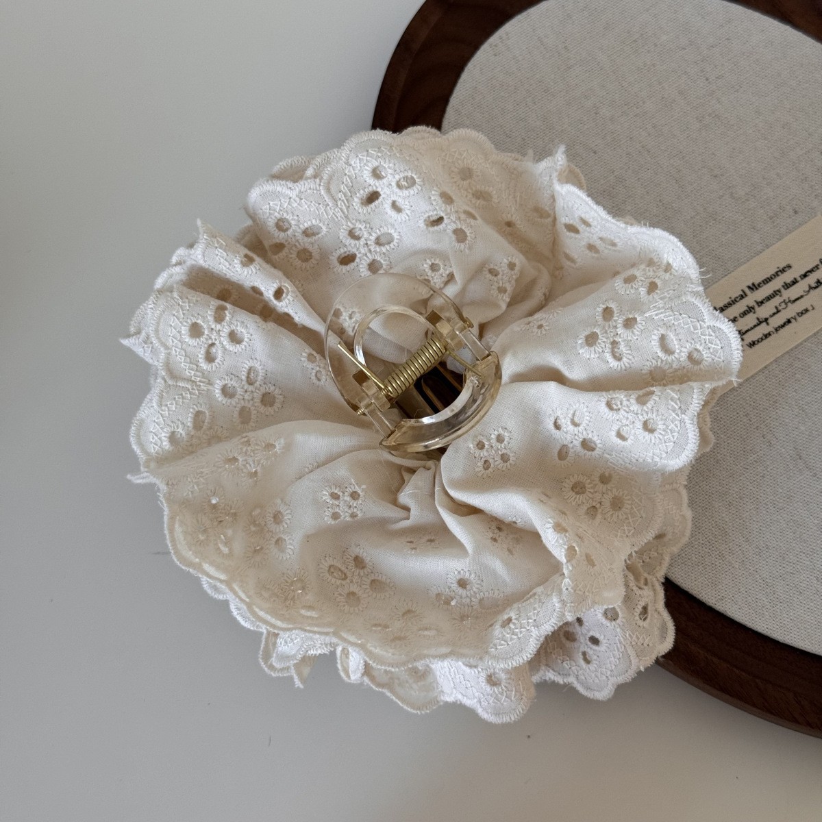 Beige crab pin, 4678meter, floral print, lace dress