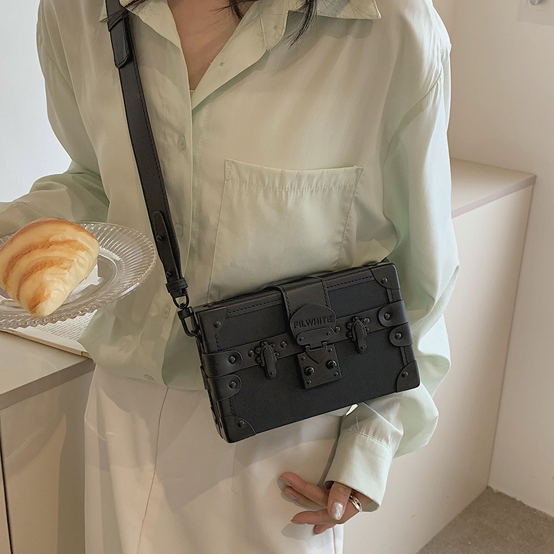 Korean style trendy brand contrasting color box bag 2024 small fresh Hong Kong style fashion crossbody women's bag texture lock shoulder bag_voghion.com