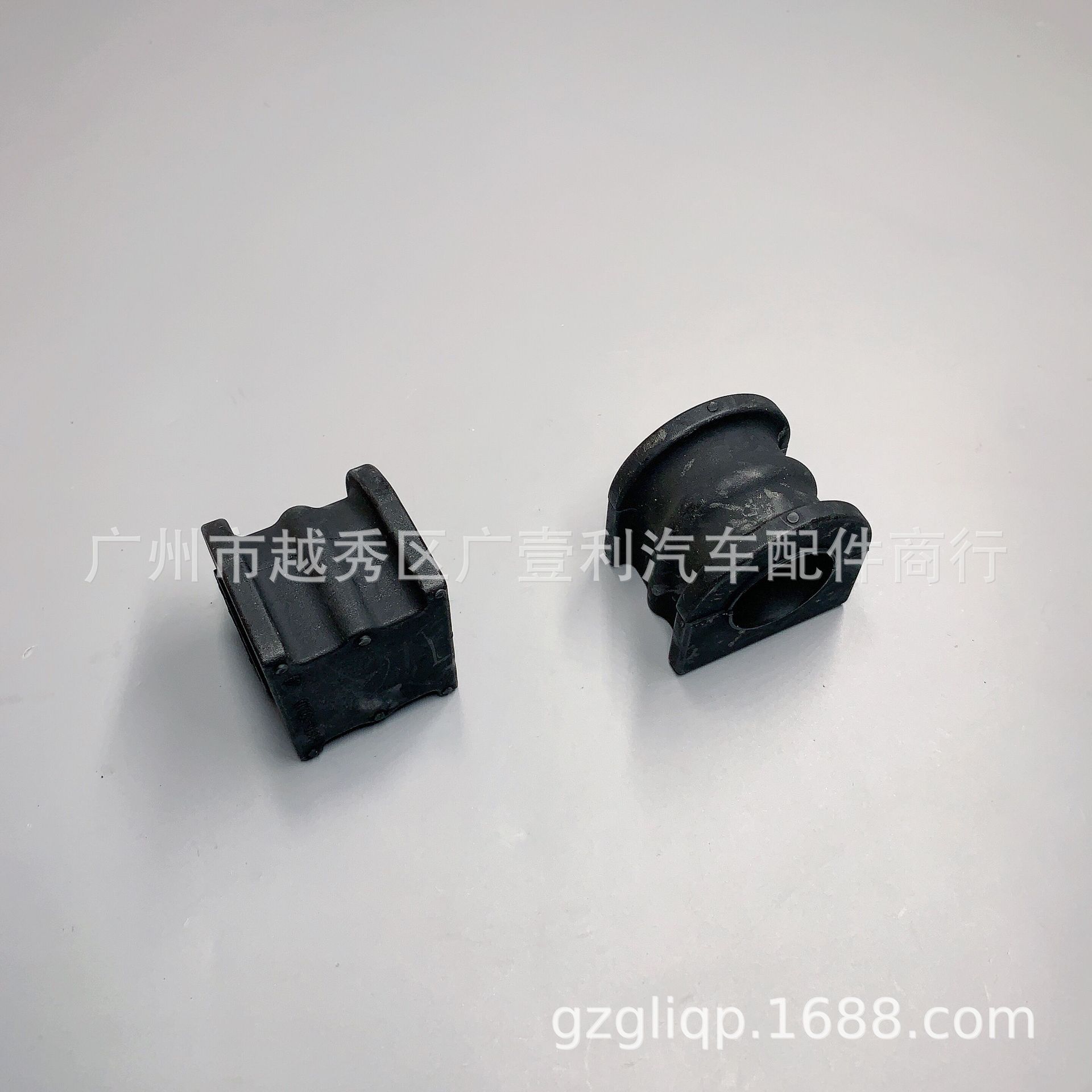 Suitable for 48815-50200 LS460 USF40 USF41 front parallel Rod rubber sleeve
