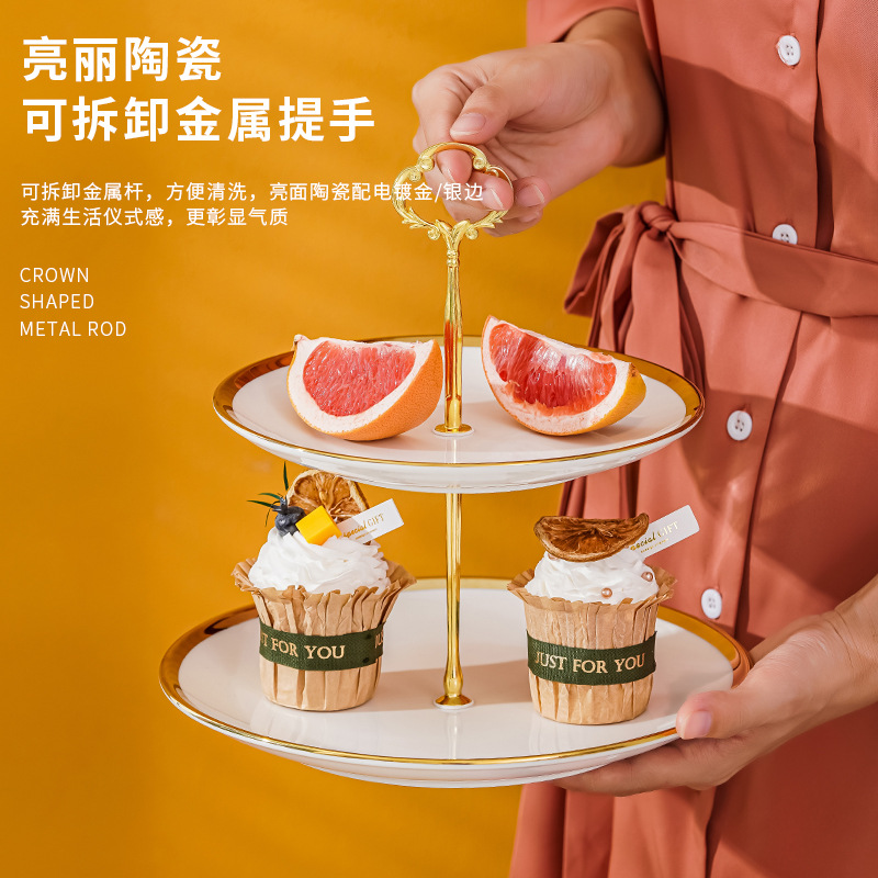 De estilo europeo creativo de cerámica de tres capas Placa de fruta hogar sala de estar de azúcar Placa de fruta seca banquete de boda pastel postre estante