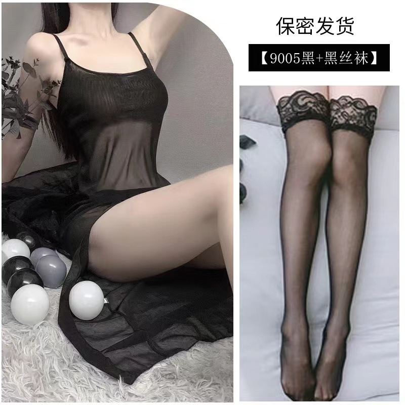 블랙 원피스 + 블랙 스타킹