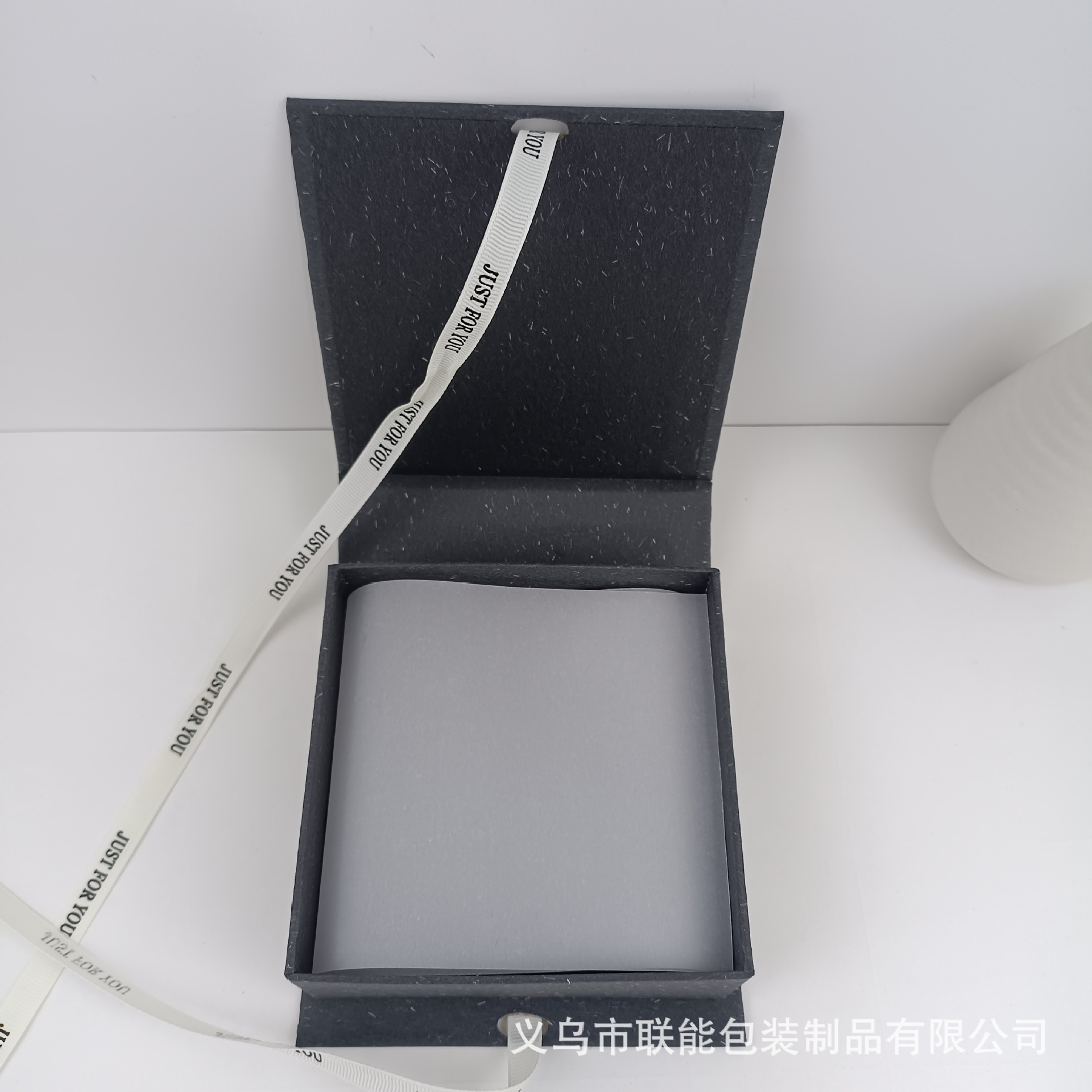 카본 블랙 (스폰지 황산 종이 포함);10.5*10.5*4.7cm