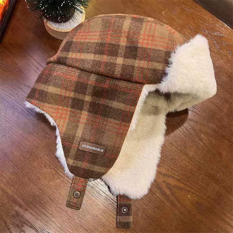 Retro red colored fleece travel keep warm hat