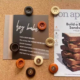 墙贴;毛毡;大头针