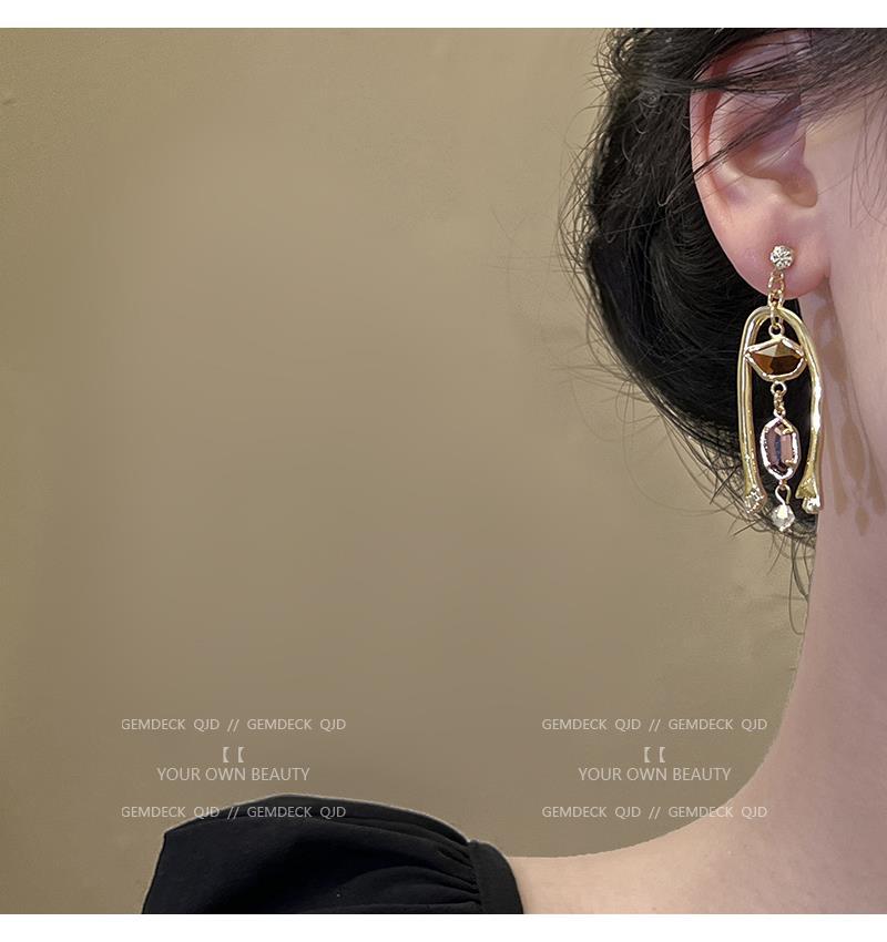 Orecchini in zircone freschi e asimmetrici dal design di nicchia retrò in stile designer, orecchini con temperamento unico, artistico, di fascia alta_voghion.com