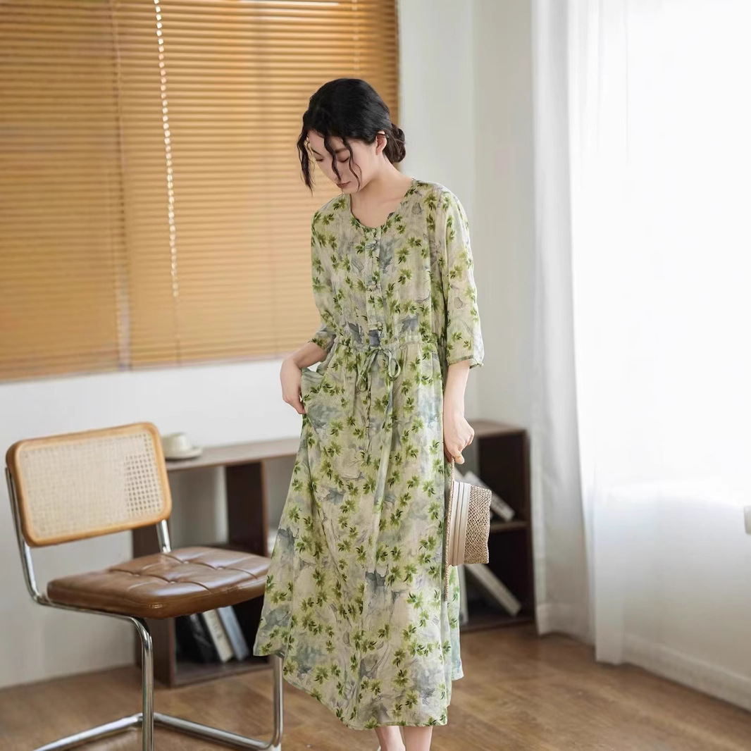 文艺印花轻薄宽松碎花连衣裙新款长裙苎麻2025年夏季收腰显瘦裙子