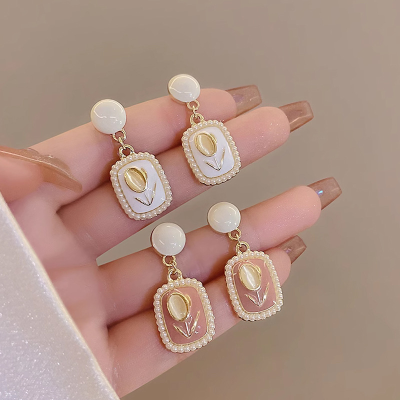 @Oferta Especial@ Pendientes de Perlas Coreanas con Diseño de Ojo de Gato y Tulipán para Mujer, Elegantes y Lujosos, con un Toque de Diseño, Pendientes de Botón.