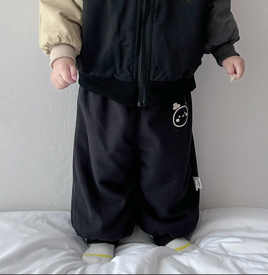 Abrigo acolchado de invierno para bebé 2024 nuevo estilo coreano estilo occidental niño grueso cálido uniforme de béisbol ropa de bebé de moda
