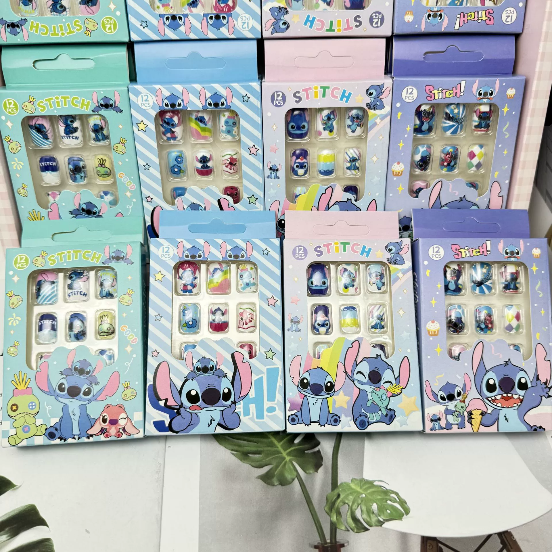 Наклейки для ногтей с мультяшным дизайном для внешней торговли, милые и очаровательные самоклеящиеся наклейки для ногтей для девочек, декоративные наклейки для ногтей высокого качества.