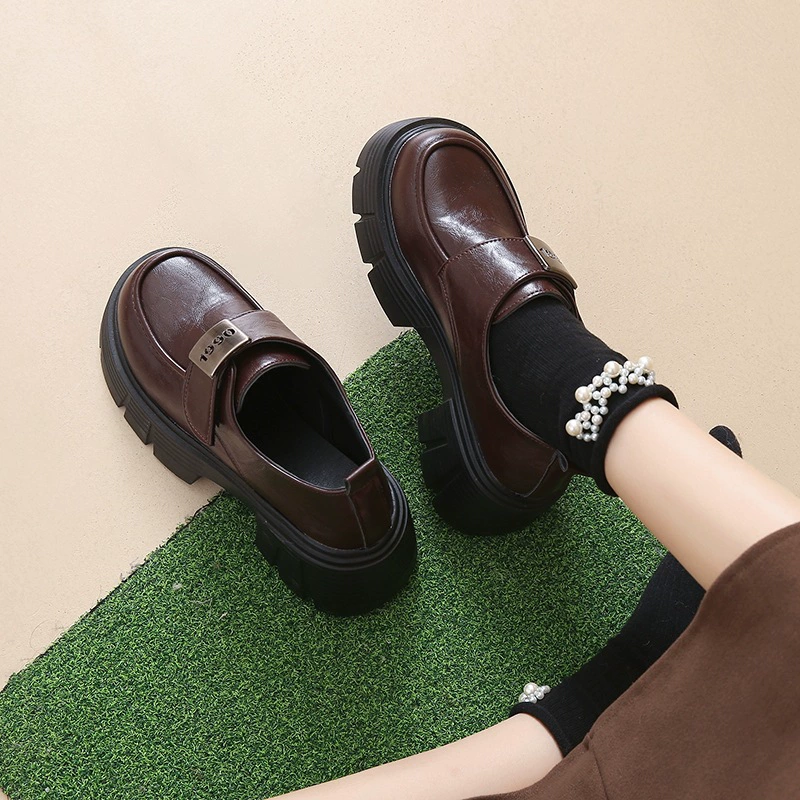 Женские кожаные туфли на толстом каблуке с круглым носком и пряжкой, весна 2025, для маленьких размеров, в стиле лоли JK.