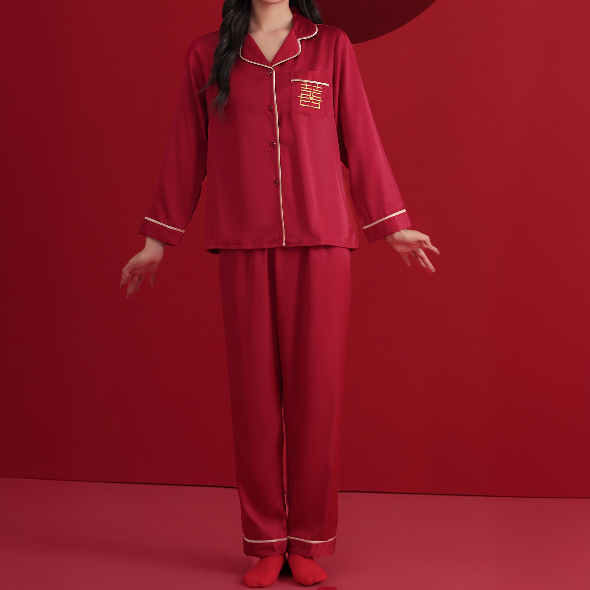 Pajamas de pareja para la boda de primavera y otoño helado seda roja para hombres y mujeres set de boda de seda MC0001