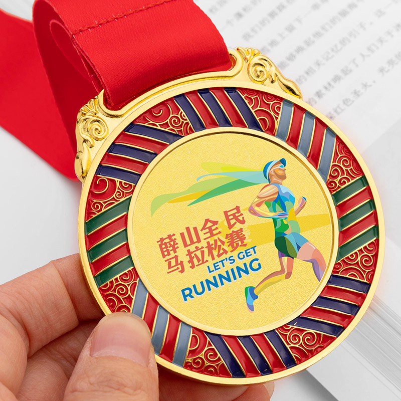 Medalla Conmemorativa Deportiva de Aleación de Zinc Personalizable Chapado en Oro image 4