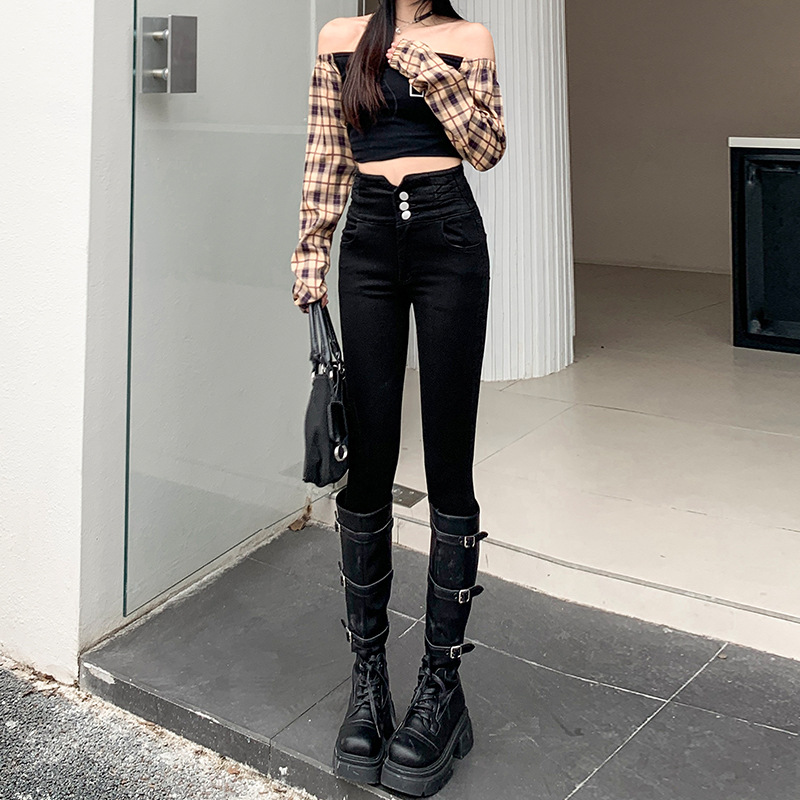 Black trousers