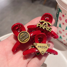 ϲ�c�tɫСץ�A��Ů�����Aǰ�~��l�A�W�tС�l�AС�l���������^�