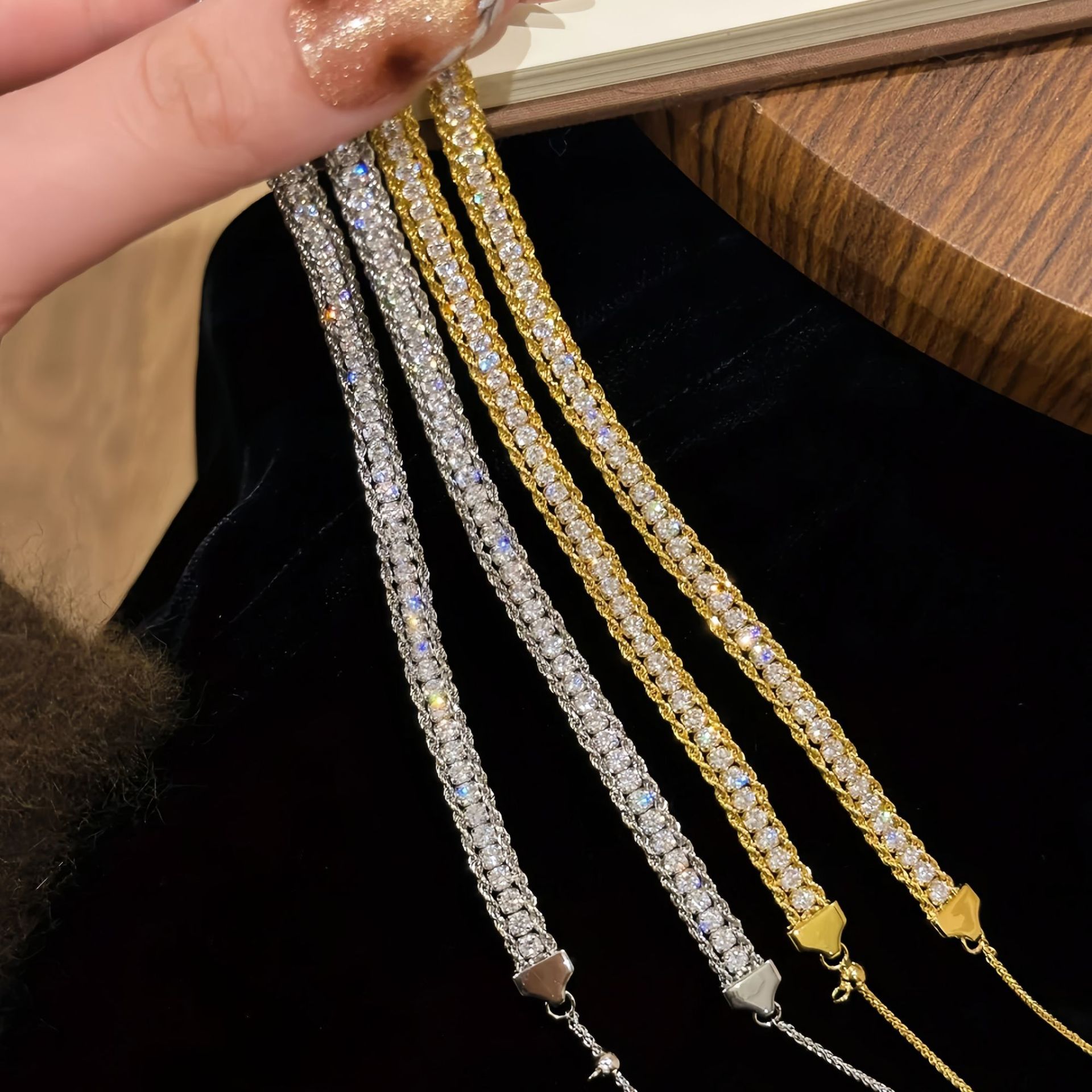 Zircon Snake-Shaped Simple Fashion Bracelet European and American Retro Personality Temperament Versatile Bracelet Light Luxury High-End Jewelry for Women