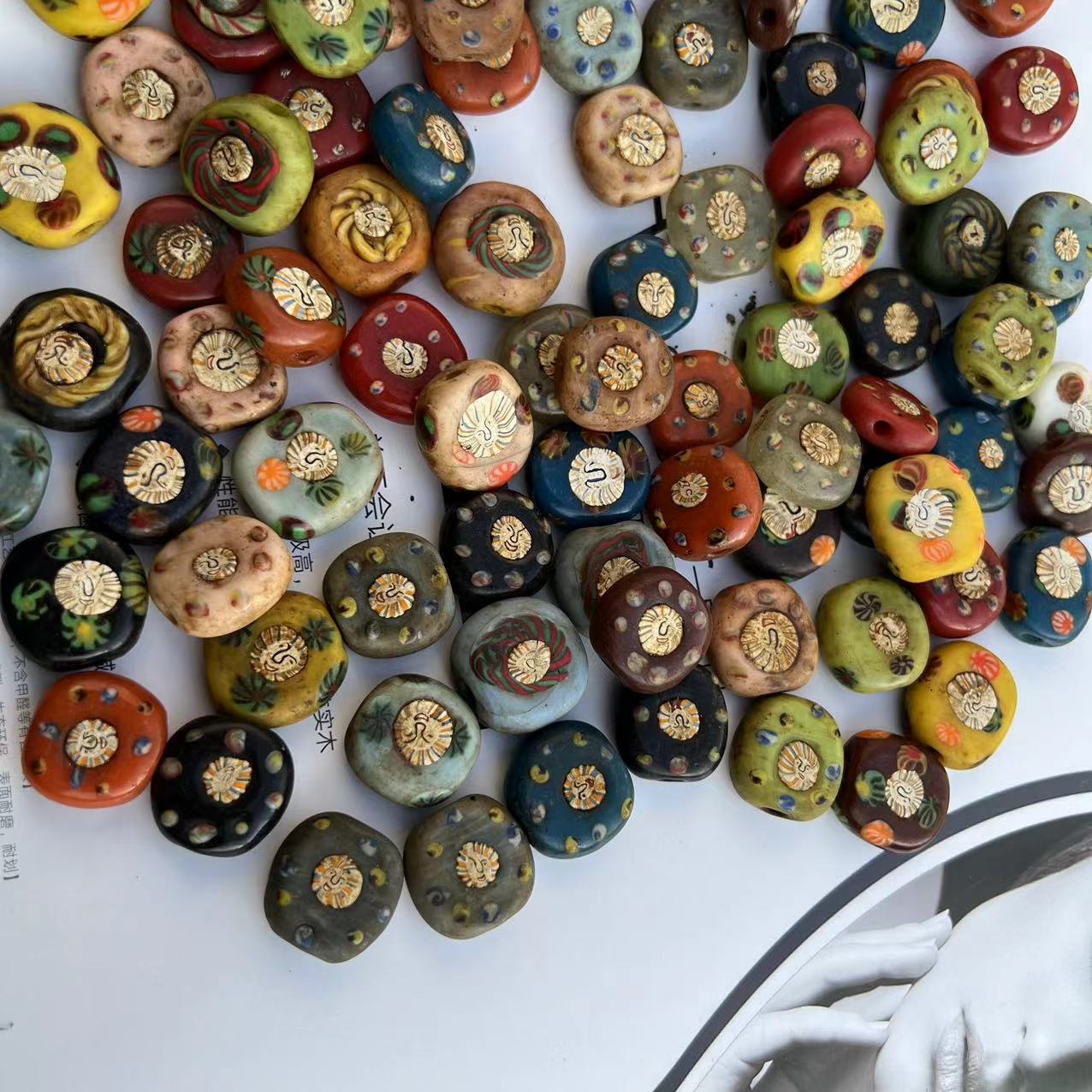 Cuentas de vidrio artesanales africanas y tibetanas, abalorios al por mayor