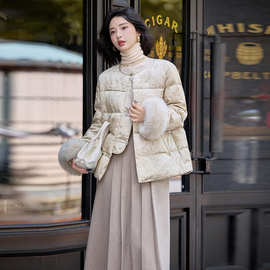 新中式羽绒服女短款2025年冬季流行袖口狐狸毛宽松保暖白鸭绒外套