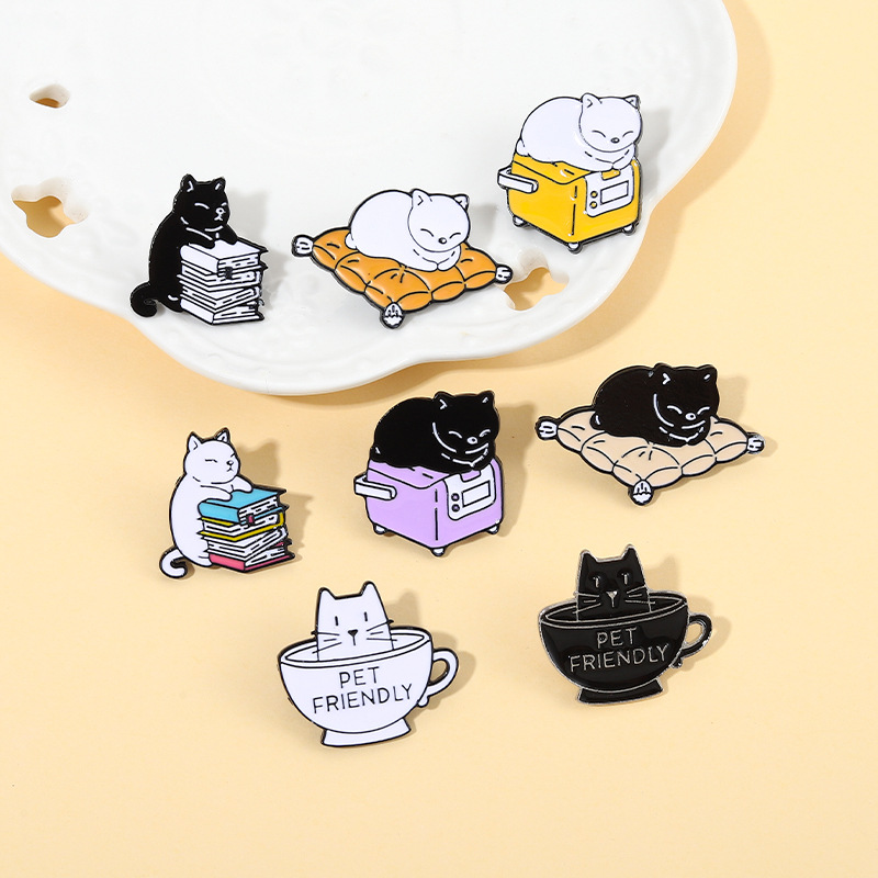7g Weight Brooches Classification Casual, Daily Occasion Alloy Material Cat Pattern All Seasons Season Unisex Gender Stoving Varnish Design Cute Style Cute Pin Cat Alloy Stoving Varnish Unisex Brooches 2