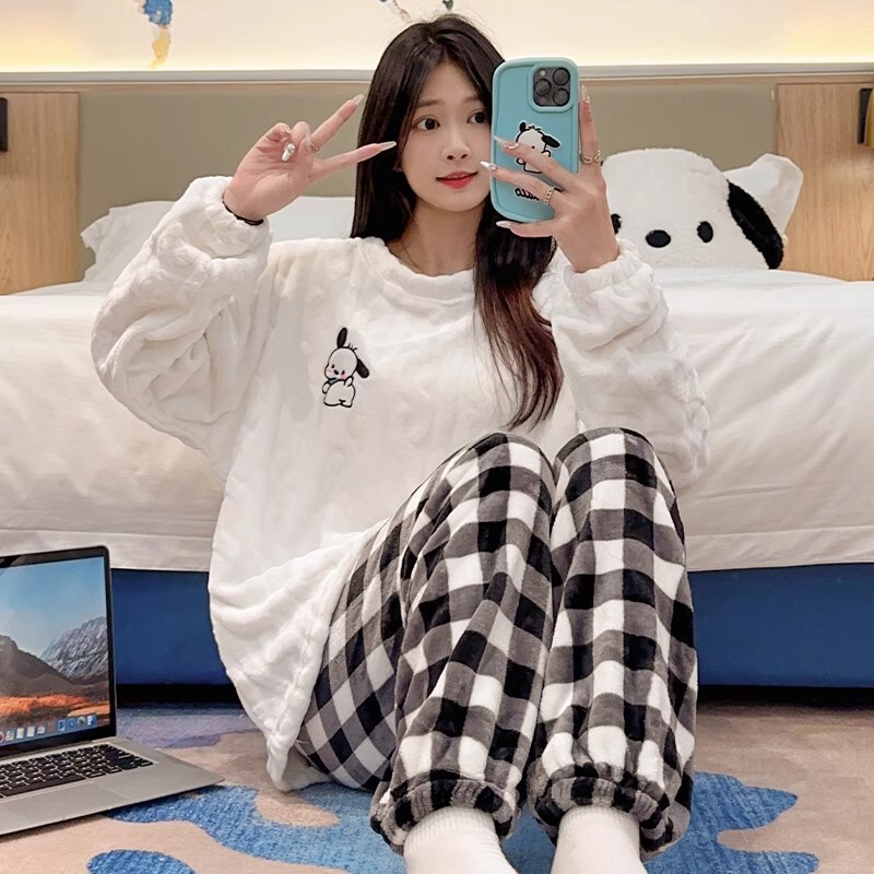 Flannel Pajamas for Girls, Thickened for Autumn and Winter, Cute Cartoon Butt Dog Design, Petite Size, Direct Sales from the Manufacturer, Can Be Worn Outside Flannel Pajamas for Girls, Thickened for Autumn and Winter, Cute Cartoon Butt Dog Design, Petite Size, Direct Sales from the Manufacturer, Can Be Worn Outside