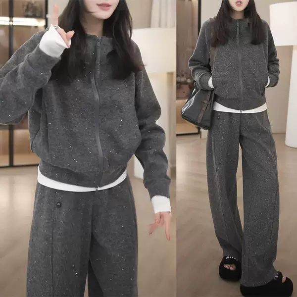 High-end, slimming hooded sweatshirt and casual pants two-piece set, 2026 autumn trendy niche women's fashion outfit
