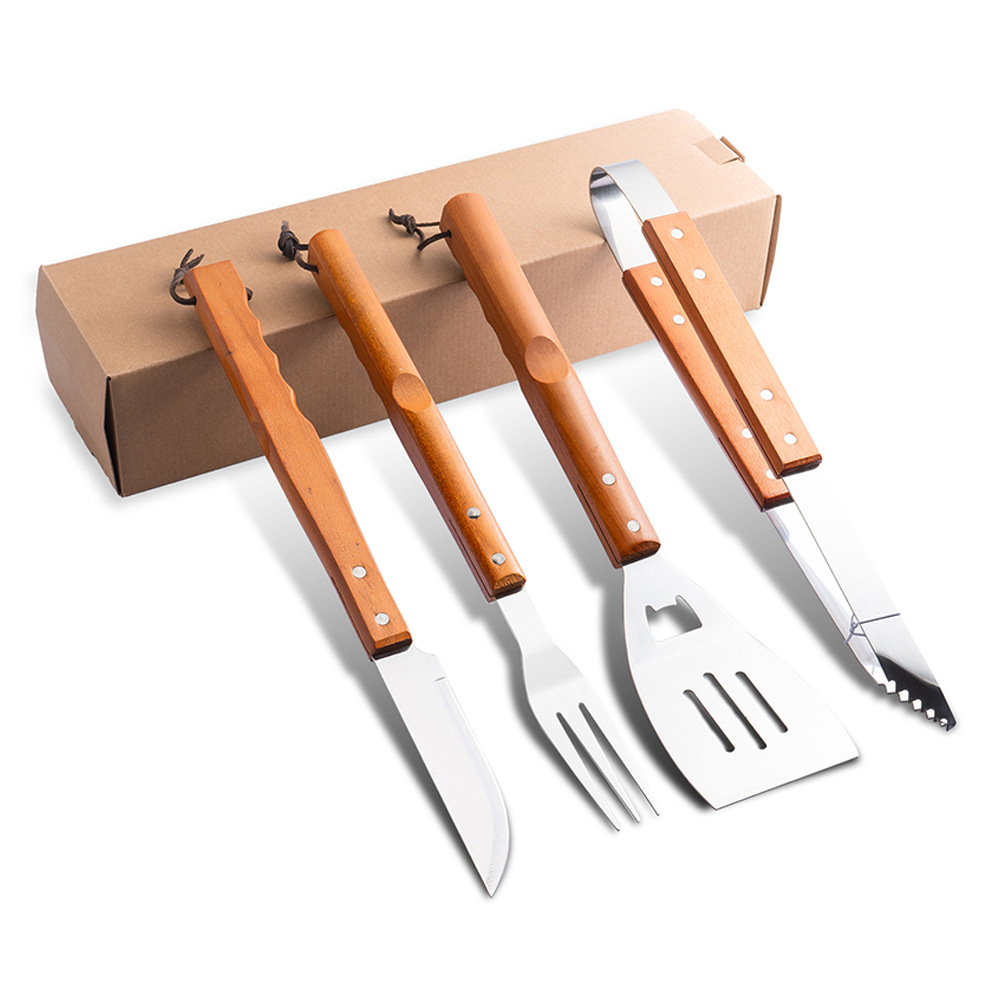 Spot fabricante de herramientas de barbacoa de acero inoxidable juego de pinzas de pala de mango de madera para barbacoa al aire libre juego completo
