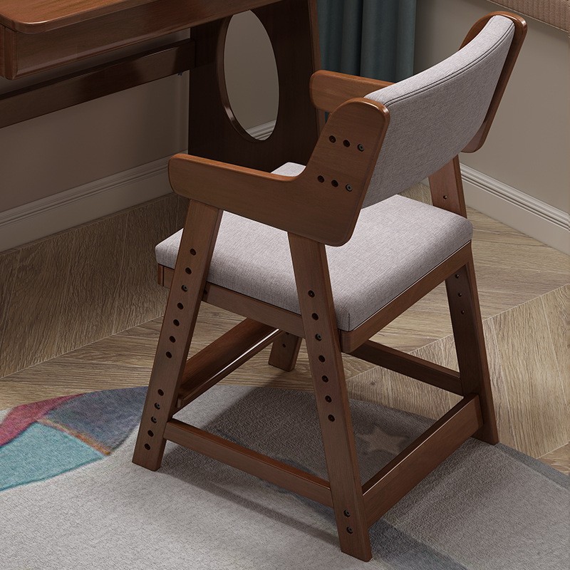 Silla de madera maciza Silla de comedor nórdica minimalista moderna Silla de oficina moderna Entrenamiento Mesas y sillas de aprendizaje en el hogar al por mayor