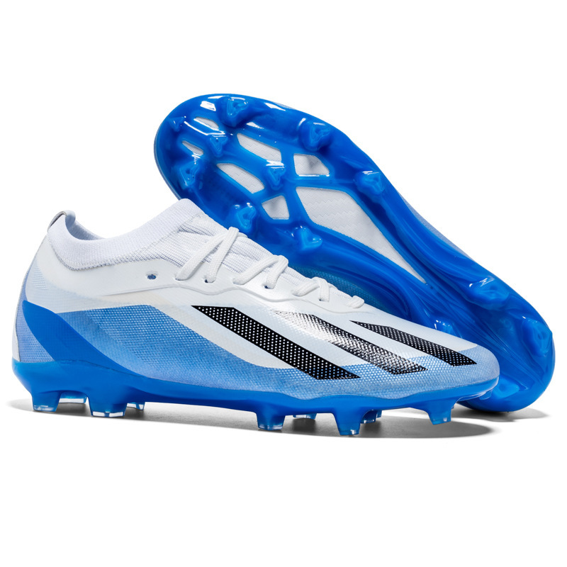 Desarrollo transfronterizo Putian 2024 nuevos zapatos de fútbol de primavera para hombres, estudiantes de corte bajo AG, zapatos de competición profesionales para niños