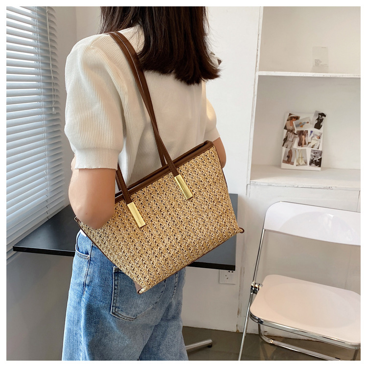 Korean Style Woven Simple Large-capacity One-shoulder Bag display picture 5