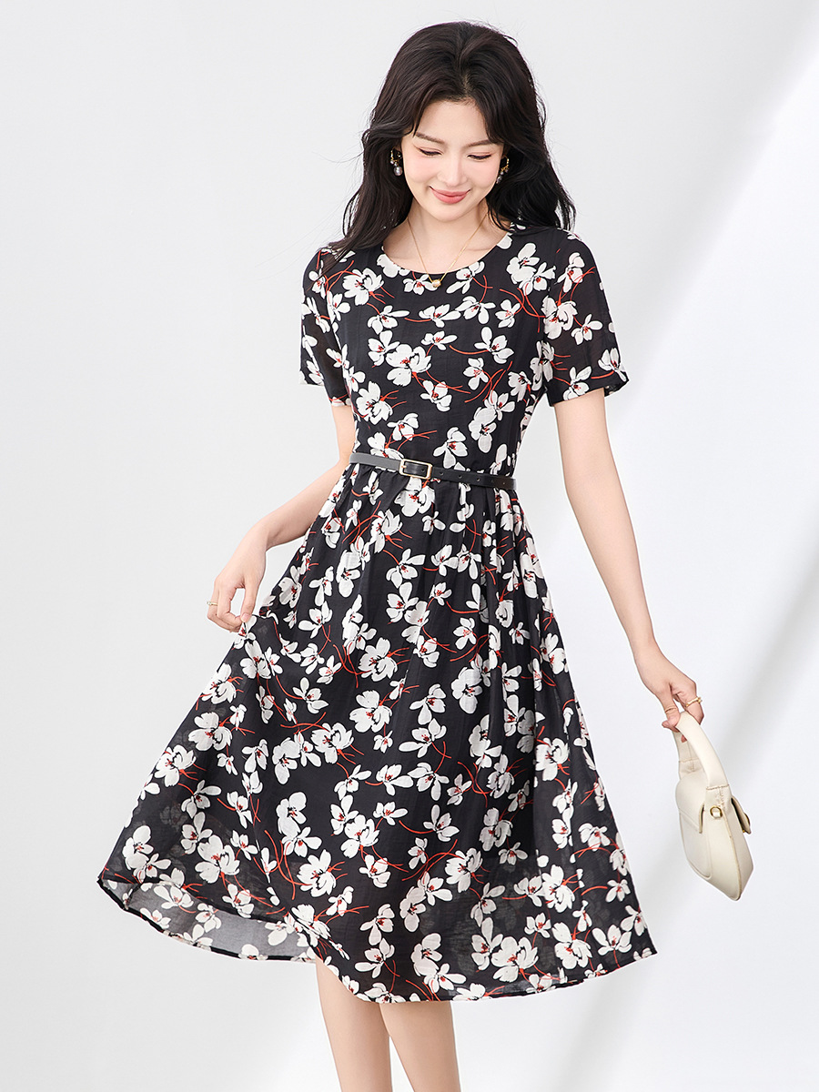 Váy maxi nữ tay ngắn thắt lưng chất liệu Tencel linen in họa tiết — Màu đen