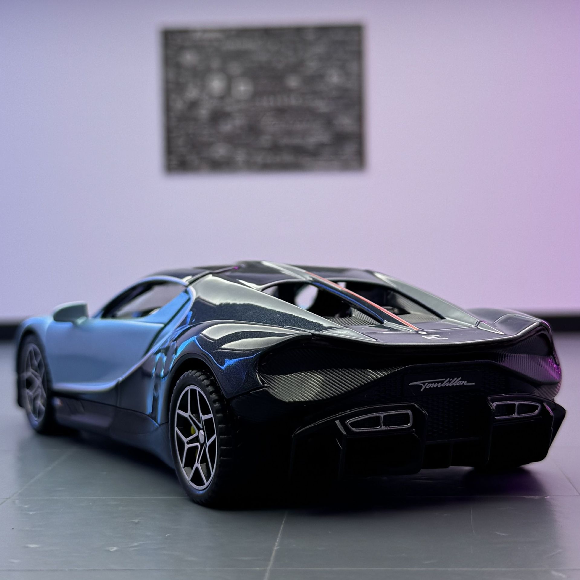 Lijiaxin modelo de coche 1:32 tourbillon aleación coche deportivo modelo de efecto de sonido decoración atrás juguete coche al por mayor