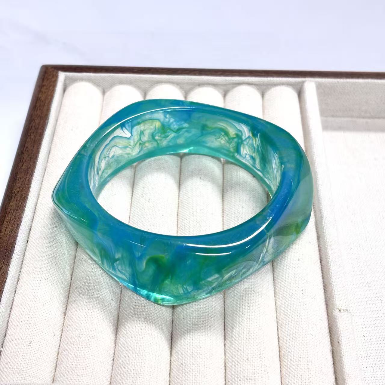 Diamond-shaped green wire drawing--inner diameter 65, weight 53g