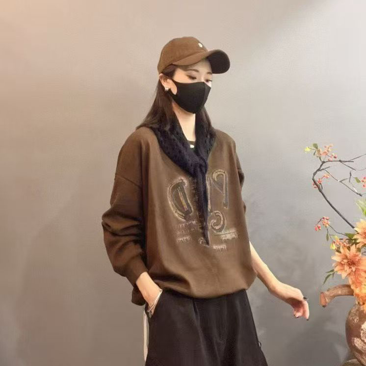 琪镌绘制字母印花卫衣秋季新款 时尚减龄宽松显瘦圆领长袖上衣女|undefined