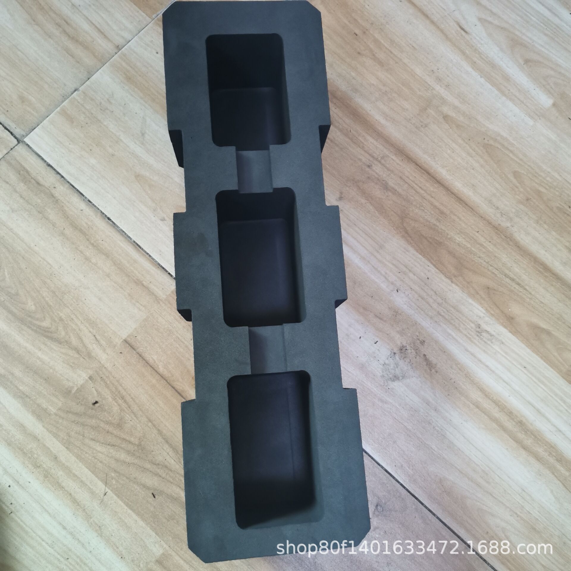 AED0FAAA7F5AEE776414B8A5CF42FB