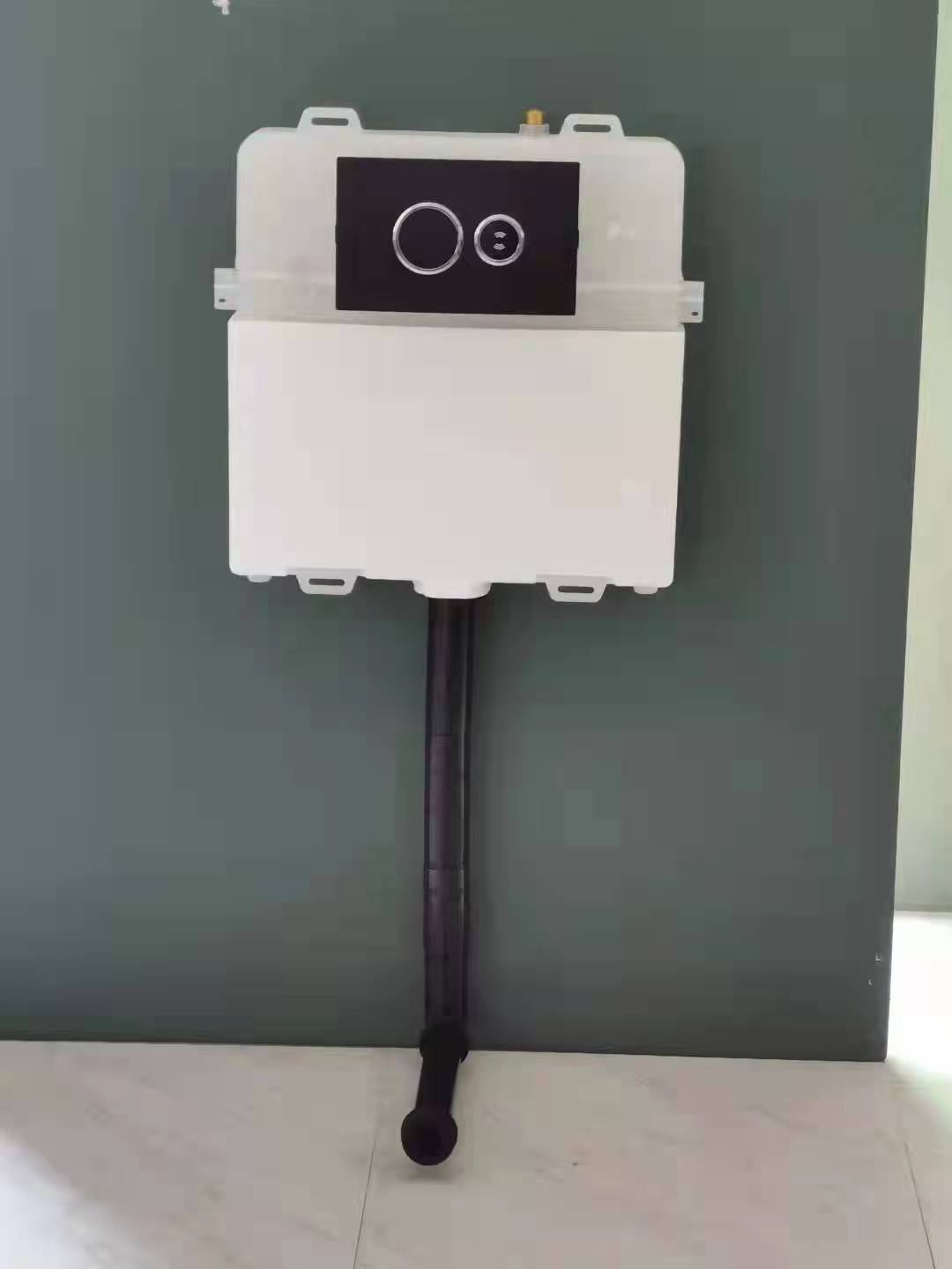 Single in-wall induction water tank