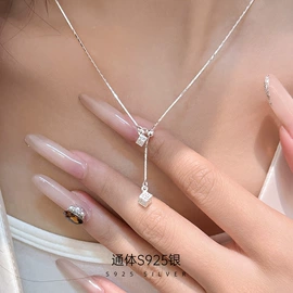 戒指;耳钉;手链