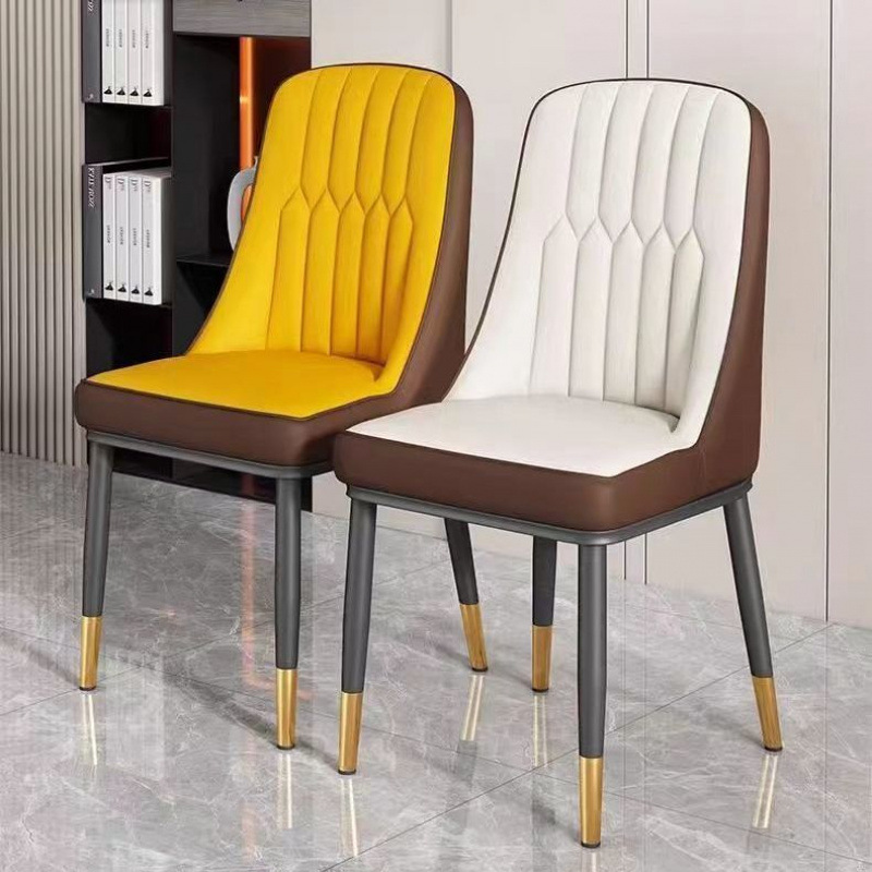 Sillas doradas cómodas sillas de comedor domésticas sillas de respaldo modernas sillas de hotel lujosas sillas de ocio de alto nivel mesa de comedor