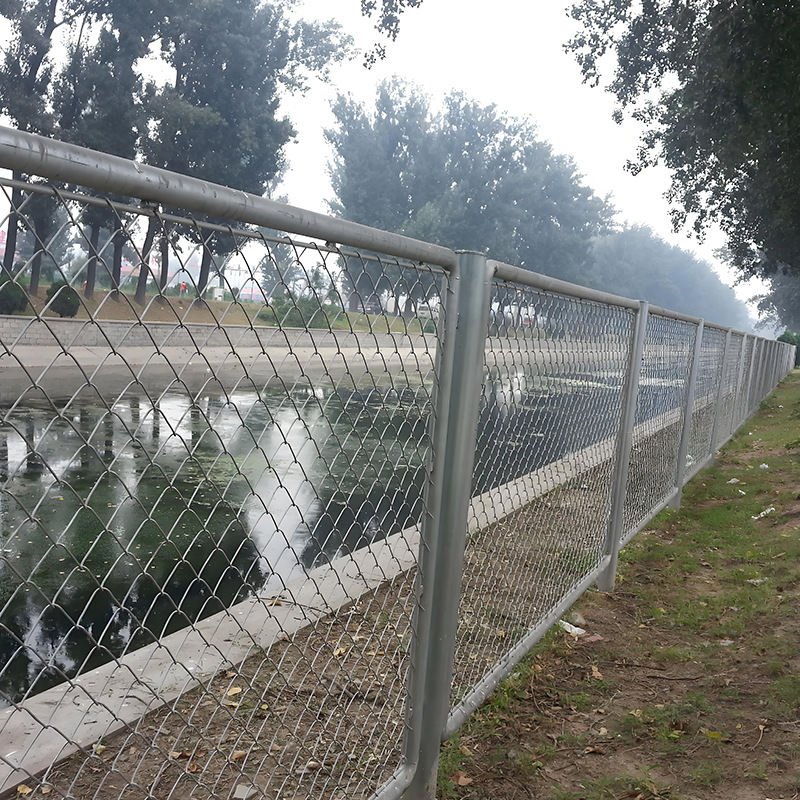 护栏网钢丝网果园围栏网养殖荷兰网勾花网公路双边丝防护网铁丝网