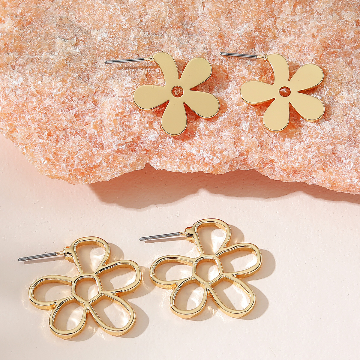 Fashion Jewelry Hollow Flower Shaped Alloy Stud Earrings display picture 1