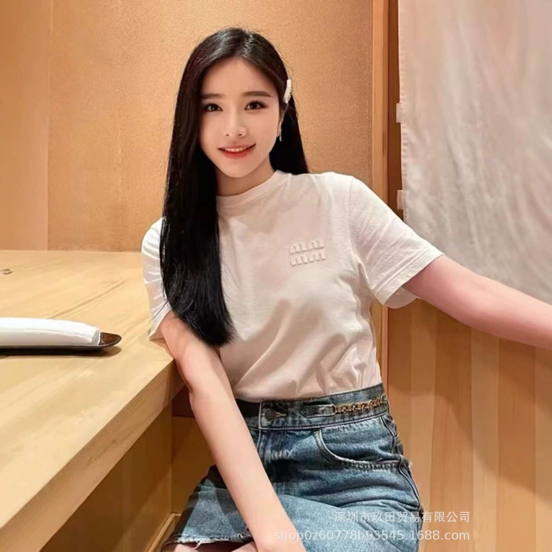 Miu Series 26 New Summer Style Letter Patch Embroidered Round Neck Short-Sleeved T-Shirt for Women, Loose and Versatile, Casual and Slimming Top