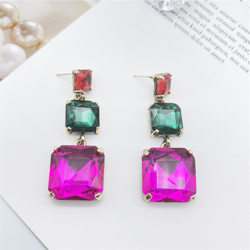 Boucles D&#39;oreilles Carrées En Alliage Multicouche Diamant Couleur Mode display picture 4