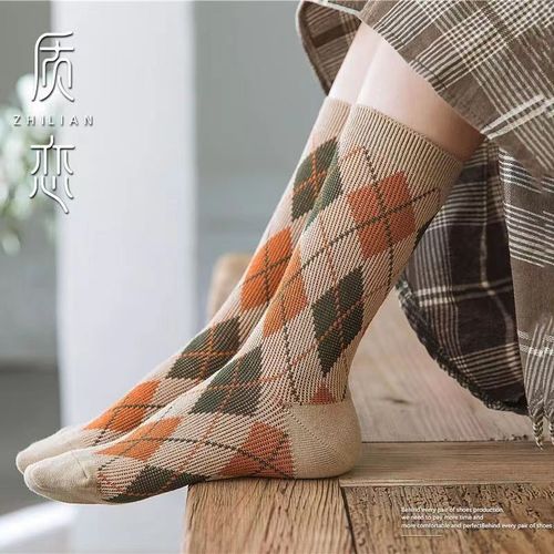 Autumn/Winter Girl's Socks, College Style Retro Literary Medium Calf Socks, Classic Houndstooth Japanese Fashion Versatile Socks