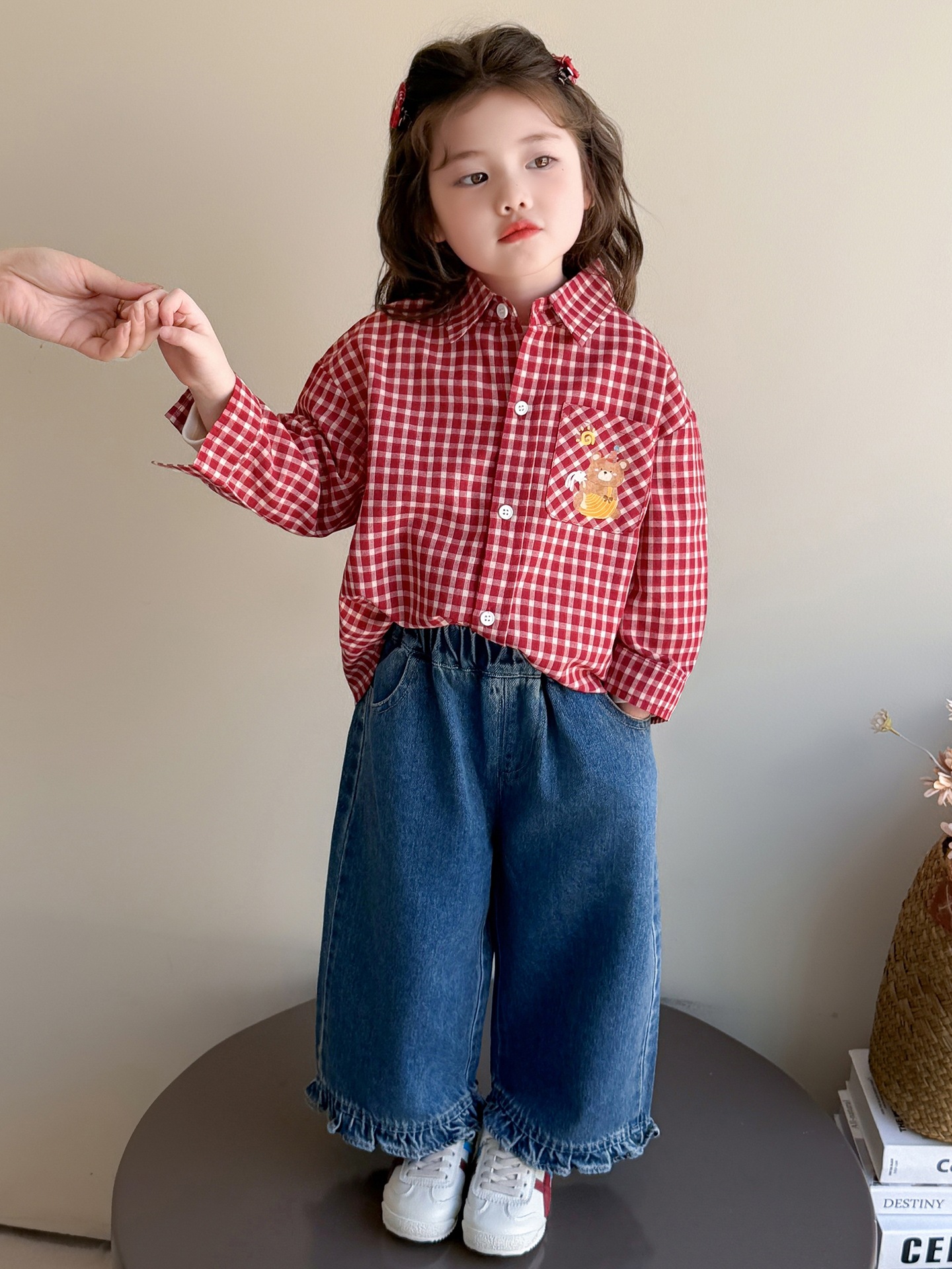 Camisas a cuadros de otoño de niñas 2025 nuevo estilo extranjero de moda bebé femenino chaqueta casual chaqueta de primavera y otoño