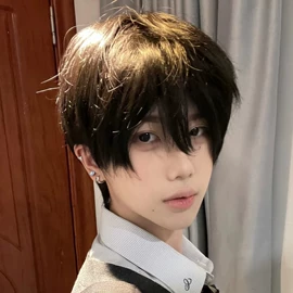 假发长卷发;长直发假发;假发短卷发