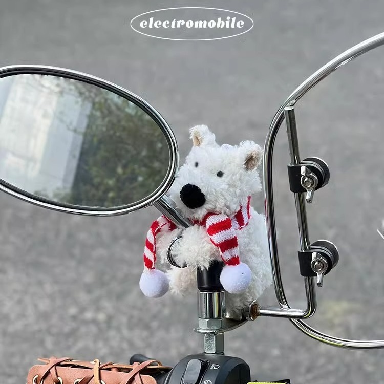 かわいい西高地の犬の磁気はオートバイの装飾の部品のかわいい電動車の自転車を吸い込みます。|undefined