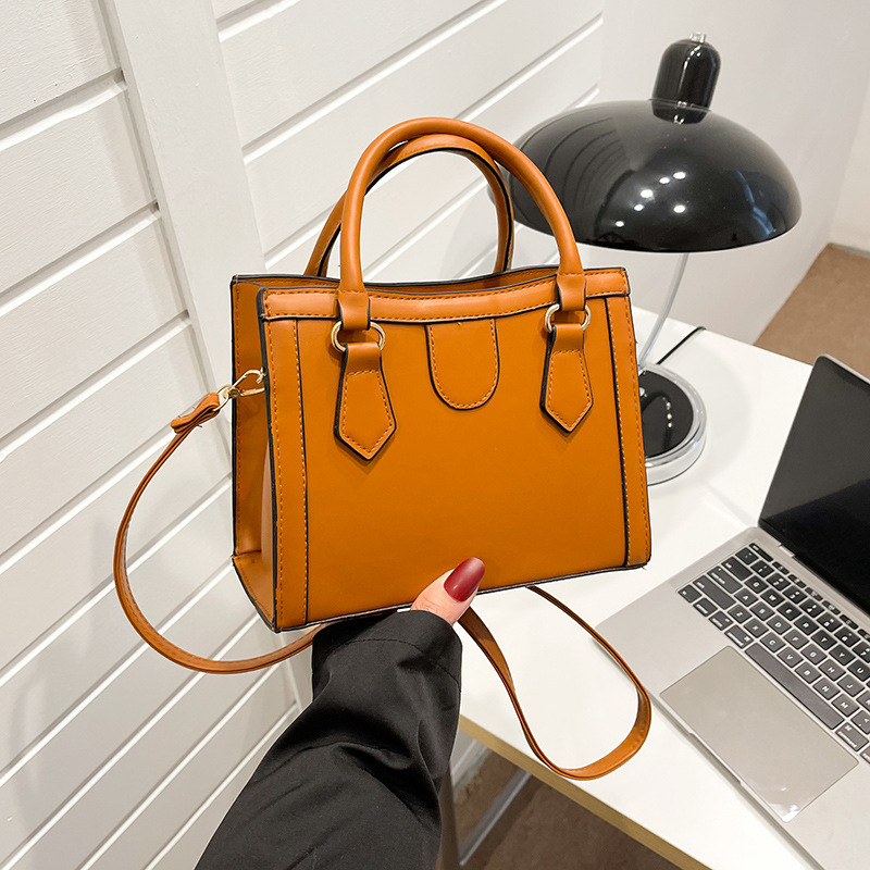 Textured Square Shoulder Bag For Women European Style Commuting Bag_voghion.com