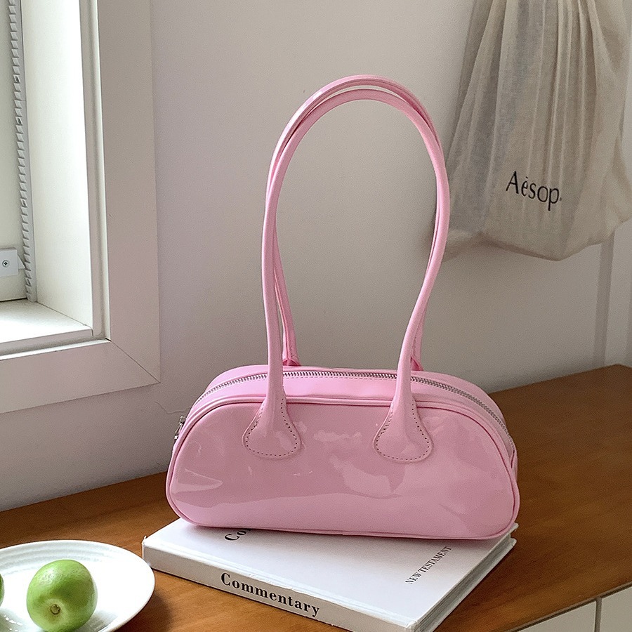 Small group glossy PU stick Korean version, new single shoulder underarm bag, patent leather shaping, fashionable and_voghion.com