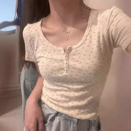 夏季新款u领碎花短袖正肩短款上衣女修身显瘦打底小清新t恤女批发