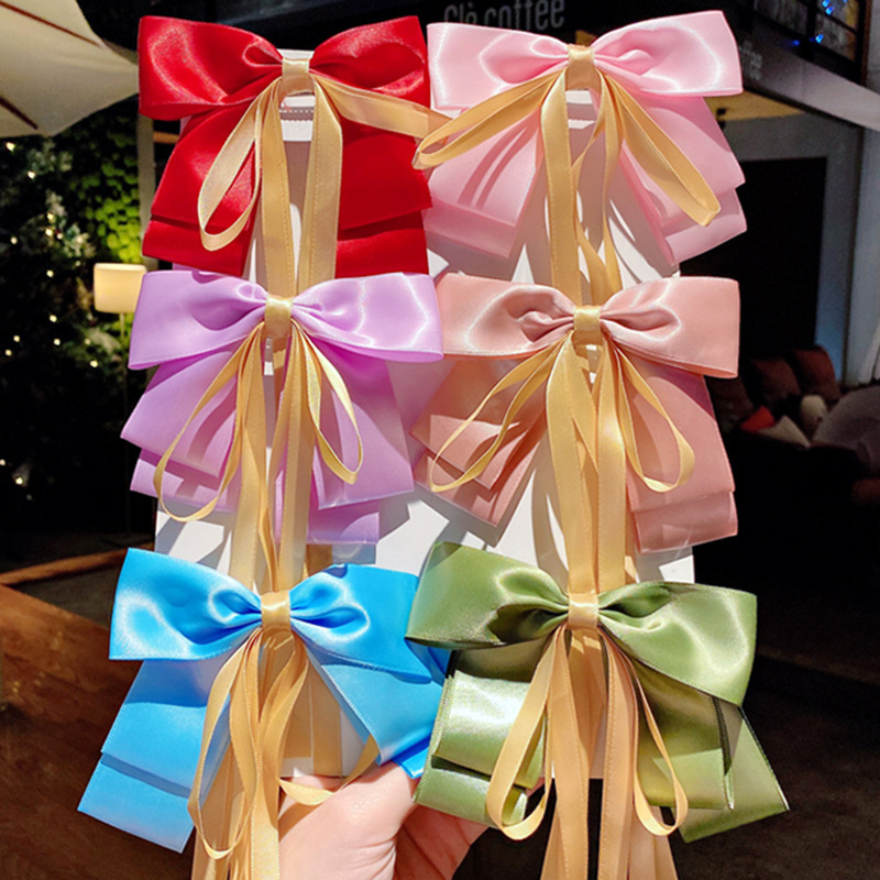 Hairgrip with bow